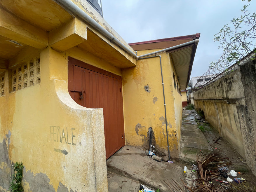 Ajude a construir um poço de água na Escola Primária Tenashie