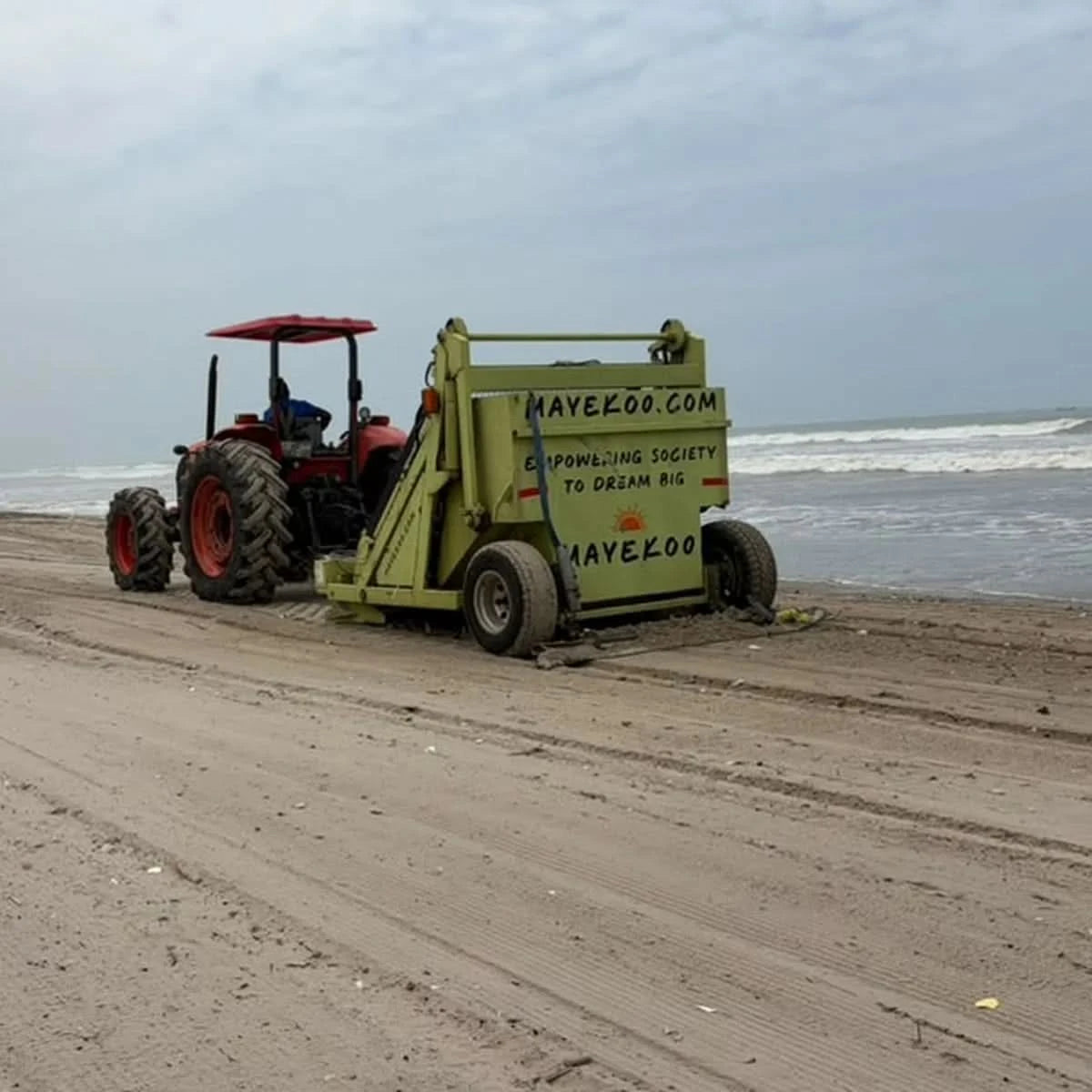 Help UniMAC Students Take Action for Cleaner Beaches