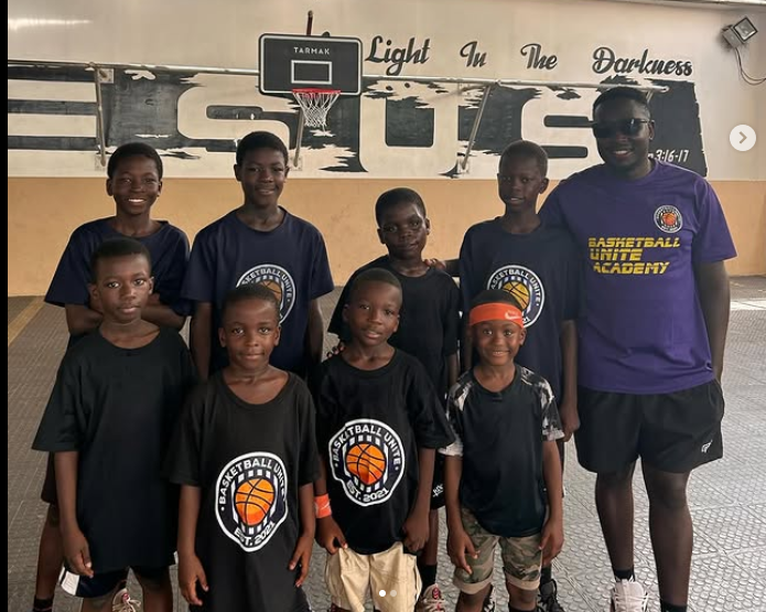 Apoie a Basketball Unite Academy para construir uma quadra de basquete comunitária